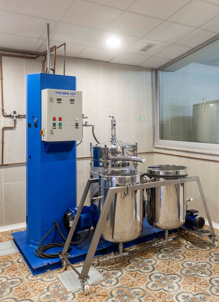 Oil press